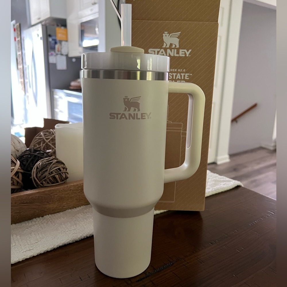 Like New Cream Stanley Tumbler 40 oz with Straw
